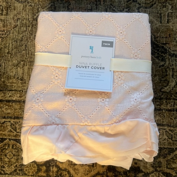 Pottery Barn Kids Nina Ruffle Duvet Cover Pearl Color Twin NWT - Picture 6 of 7